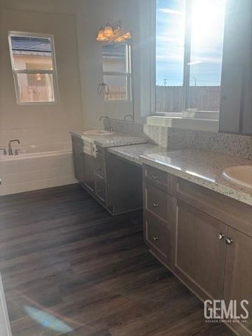 13005 Plum Hallow Avenue, Bakersfield, CA 93314