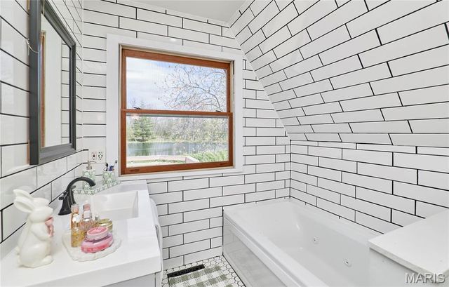 29086 State Highway Aa, Wright City, MO 63390