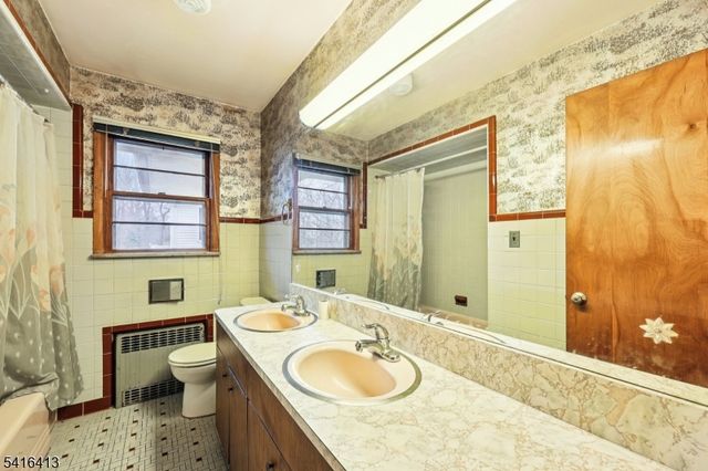 84 Squaw Brook Rd, North Haledon Boro, NJ 07508