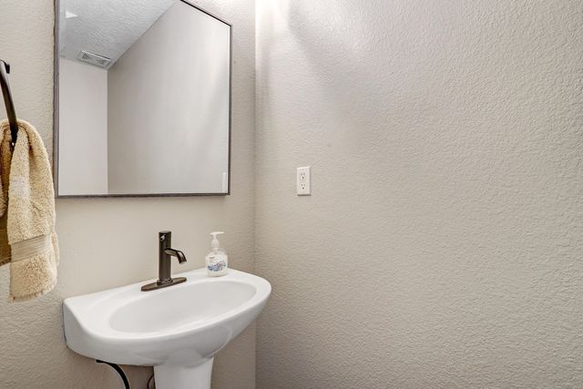 3525 Elder Meadows Drive NE, Rio Rancho, NM 87144