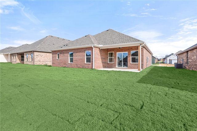 2302 N Presley Street, Siloam Springs, AR 72761