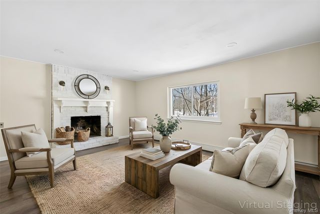 17 Montclair Street, Port Jefferson Station, NY 11776