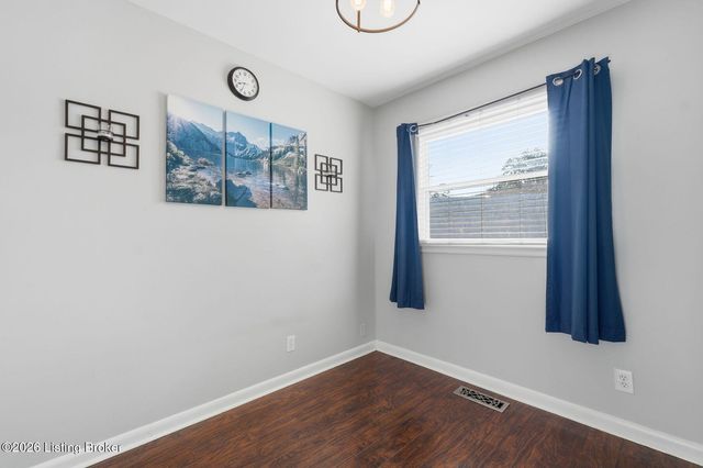 2501 Wyckford Way, Louisville, KY 40218