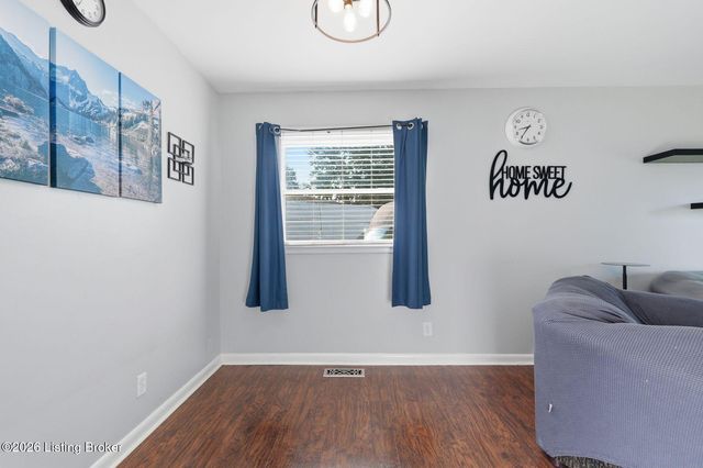 2501 Wyckford Way, Louisville, KY 40218