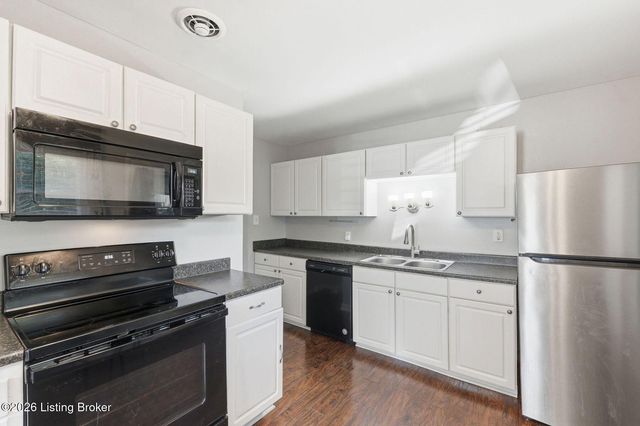 2501 Wyckford Way, Louisville, KY 40218
