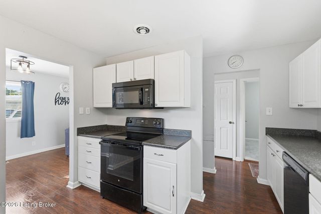 2501 Wyckford Way, Louisville, KY 40218