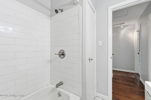 2501 Wyckford Way, Louisville, KY 40218