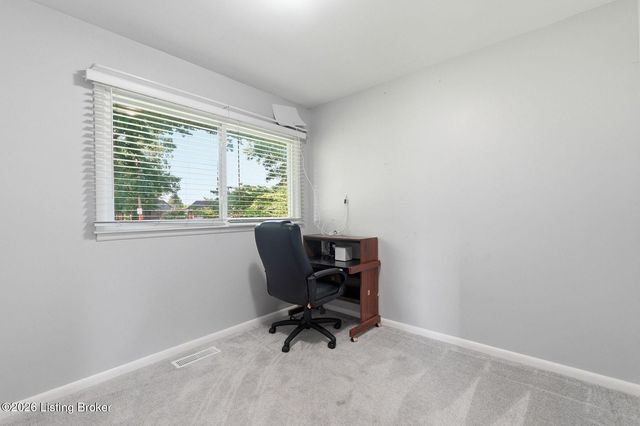 2501 Wyckford Way, Louisville, KY 40218