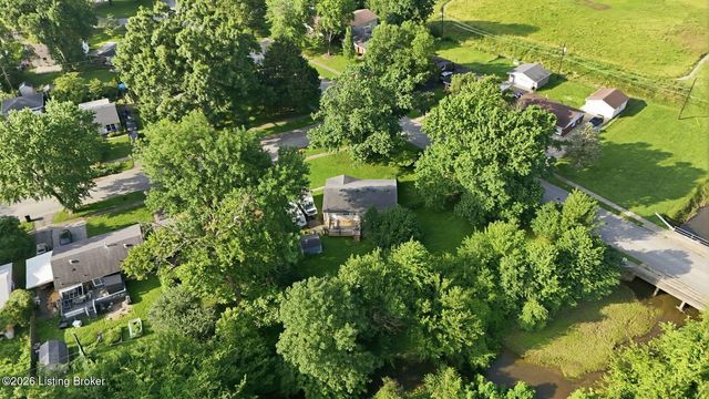 2501 Wyckford Way, Louisville, KY 40218
