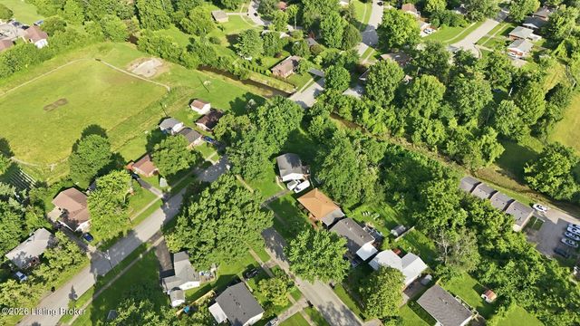 2501 Wyckford Way, Louisville, KY 40218