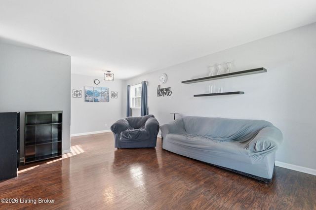 2501 Wyckford Way, Louisville, KY 40218