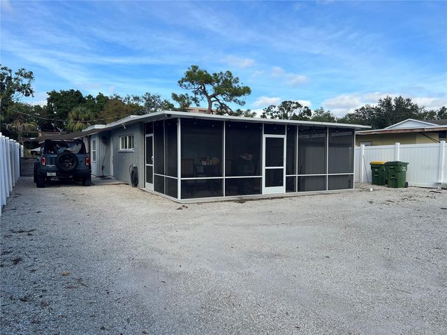 1742 8TH STREET, Sarasota, FL 34236