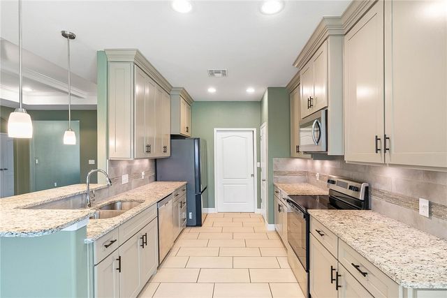 1810 Monterey Bay Dr, Portland, TX 78374