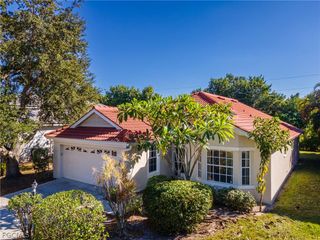 9841 Las Casas DR, Fort Myers, FL 33919