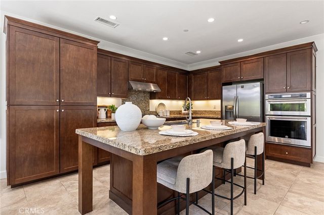 121 Mangrove Banks, Irvine, CA 92620