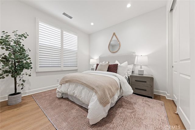 121 Mangrove Banks, Irvine, CA 92620