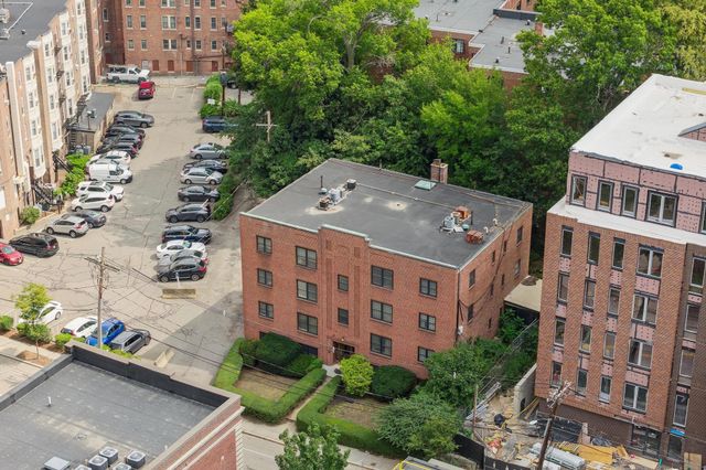 159 St Paul Street 1, Brookline, MA 02446