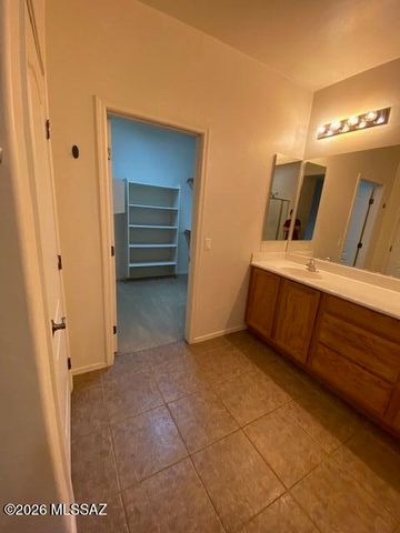 8152 N Wayward Star Drive, Tucson, AZ 85743