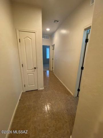 8152 N Wayward Star Drive, Tucson, AZ 85743