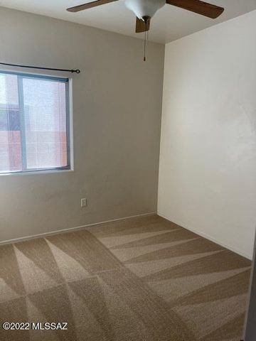 8152 N Wayward Star Drive, Tucson, AZ 85743