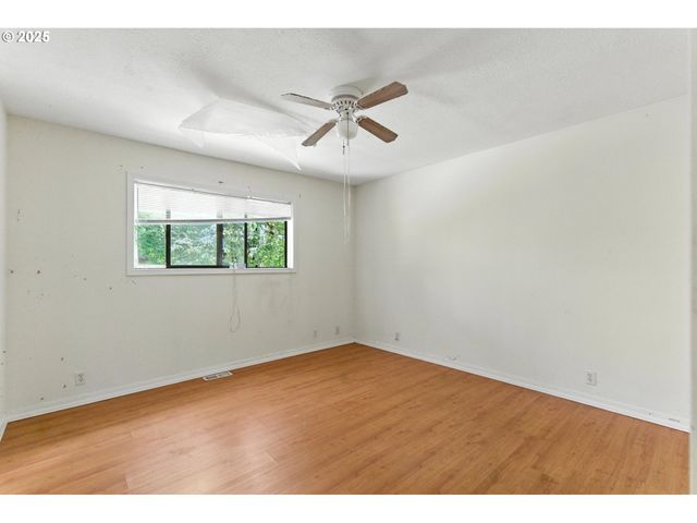 322 Ne 43RD Ave, Hillsboro, OR 97124