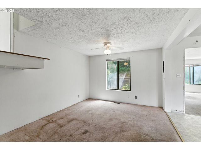 322 Ne 43RD Ave, Hillsboro, OR 97124