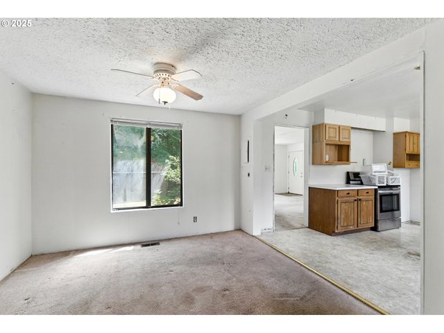 322 Ne 43RD Ave, Hillsboro, OR 97124