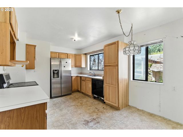 322 Ne 43RD Ave, Hillsboro, OR 97124