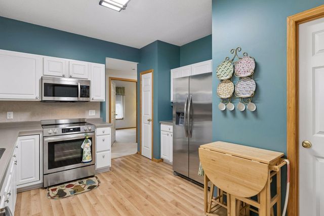 6889 Folkestone Road 711, Apple Valley, MN 55124