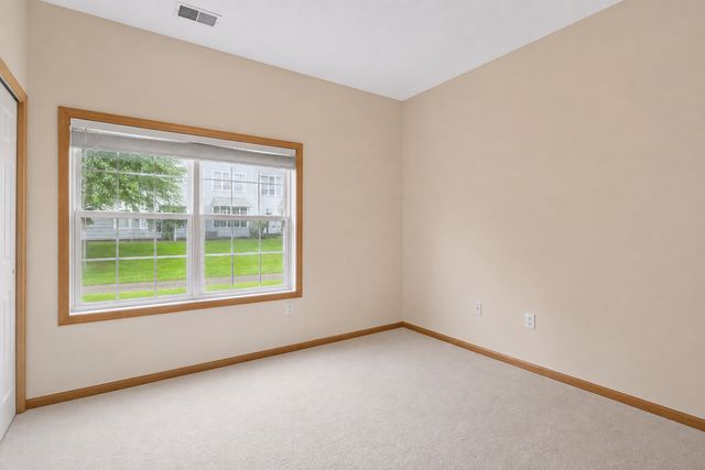 6889 Folkestone Road 711, Apple Valley, MN 55124
