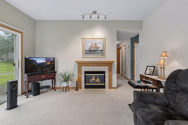 6889 Folkestone Road 711, Apple Valley, MN 55124