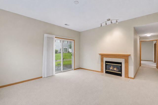 6889 Folkestone Road 711, Apple Valley, MN 55124
