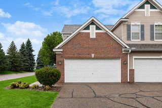 6889 Folkestone Road 711, Apple Valley, MN 55124