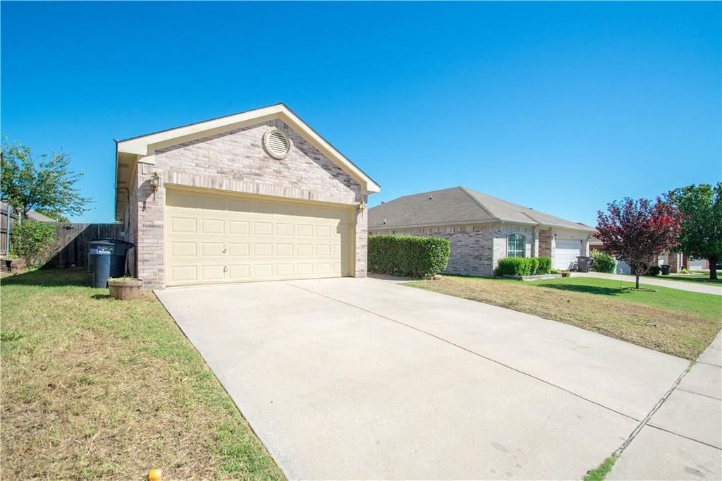 6316 Downeast Drive, Fort Worth, TX 76179