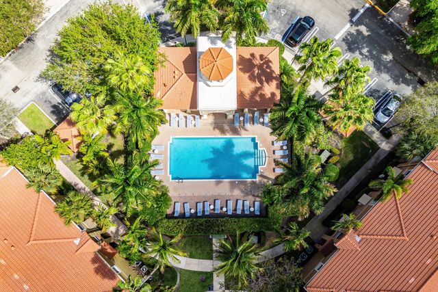 4931 Bonsai Circle 201, Palm Beach Gardens, FL 33418