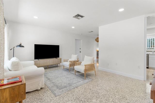 7950 CAUSEWAY BOULEVARD N, St Petersburg, FL 33707