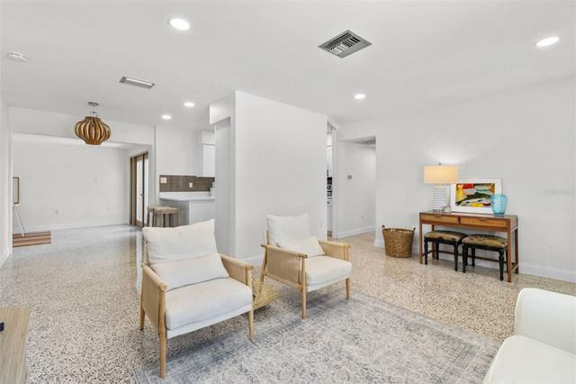 7950 CAUSEWAY BOULEVARD N, St Petersburg, FL 33707