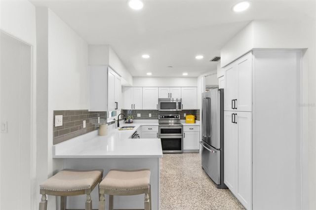 7950 CAUSEWAY BOULEVARD N, St Petersburg, FL 33707