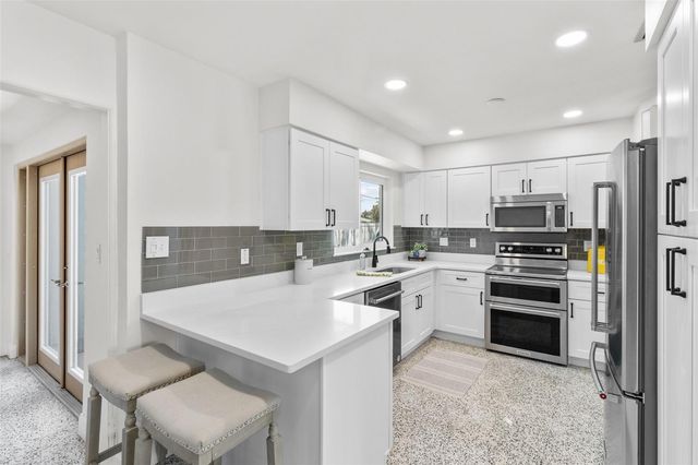 7950 CAUSEWAY BOULEVARD N, St Petersburg, FL 33707