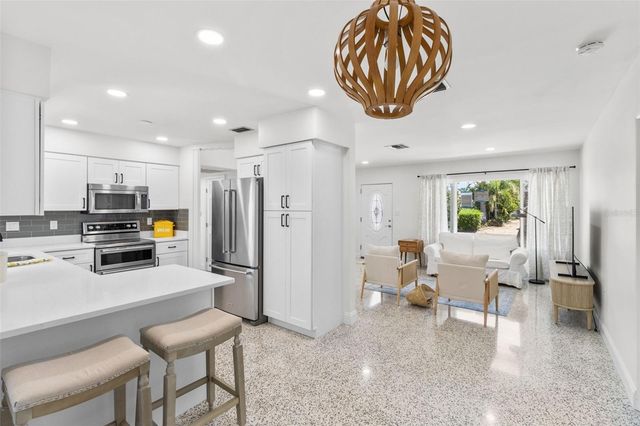 7950 CAUSEWAY BOULEVARD N, St Petersburg, FL 33707