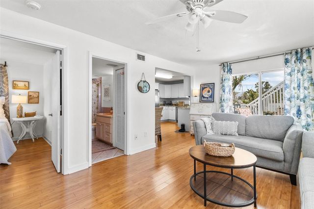 7950 CAUSEWAY BOULEVARD N, St Petersburg, FL 33707