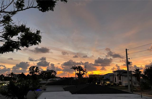 7950 CAUSEWAY BOULEVARD N, St Petersburg, FL 33707