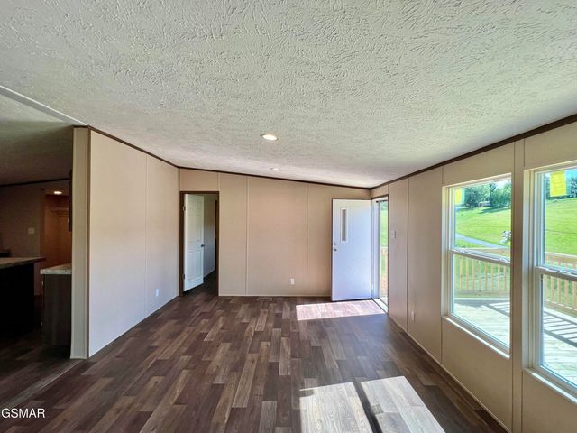 127 English Mountain Road, Newport, TN 37821