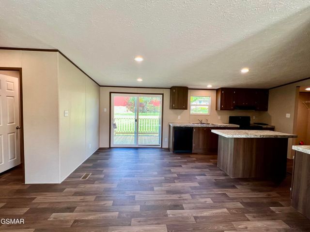 127 English Mountain Road, Newport, TN 37821