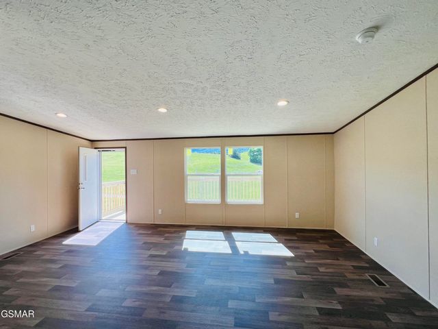 127 English Mountain Road, Newport, TN 37821