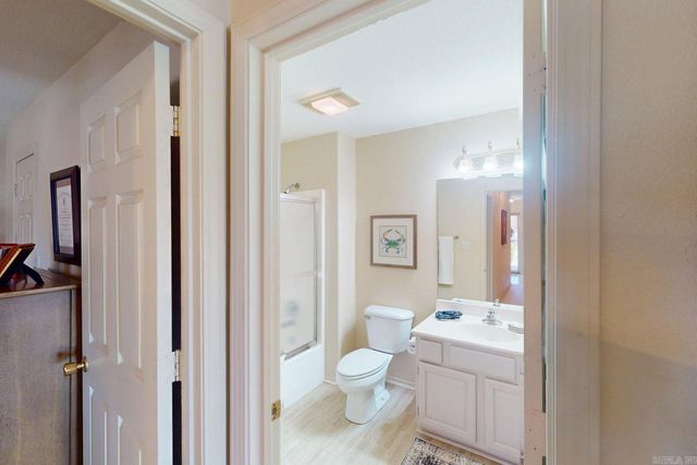 500 Pakis St Apt 2A, Hot Springs National Park, AR 71913