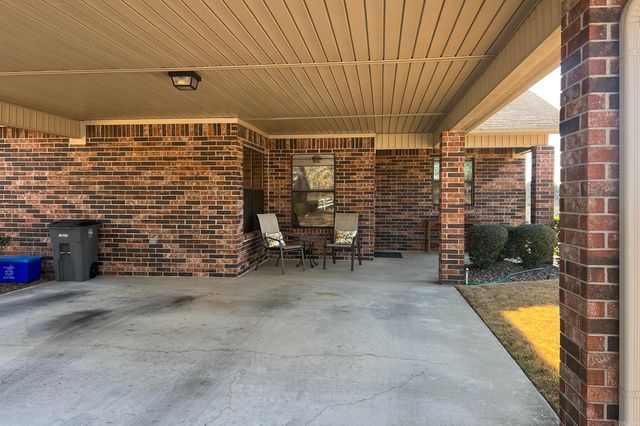 500 Pakis St Apt 2A, Hot Springs National Park, AR 71913