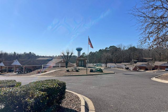 500 Pakis St Apt 2A, Hot Springs National Park, AR 71913