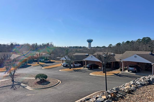 500 Pakis St Apt 2A, Hot Springs National Park, AR 71913