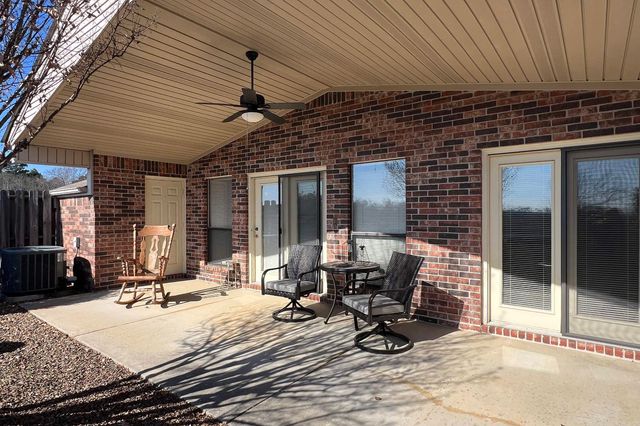 500 Pakis St Apt 2A, Hot Springs National Park, AR 71913